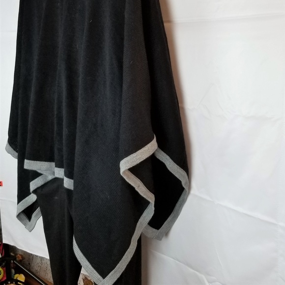 Womens Mixit Black Knit Poncho Wrap Gray Trim - Picture 7 of 8